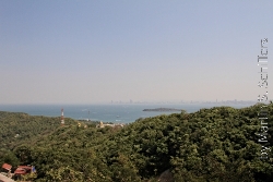 Koh Larn Panoramablick auf den vorderen Teil der Insel
